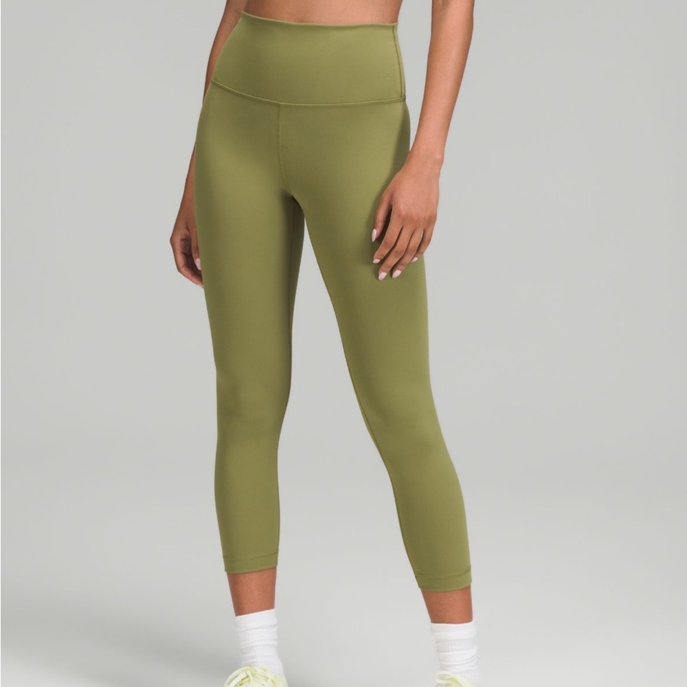 Wunder Under Train High-Rise Crop size 8